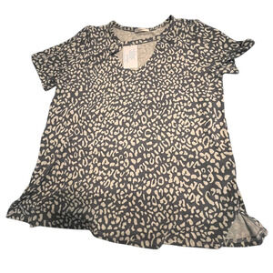 Women's Short Sleeve Gray Cheetah Knit Shirt By Jodifil Size Medium